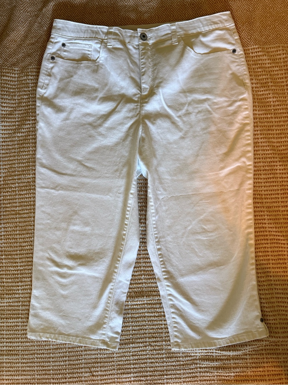 Christopher & Banks White Capri Pants Size 16 Cotton